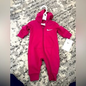 Nike NWT Newborn red outfit